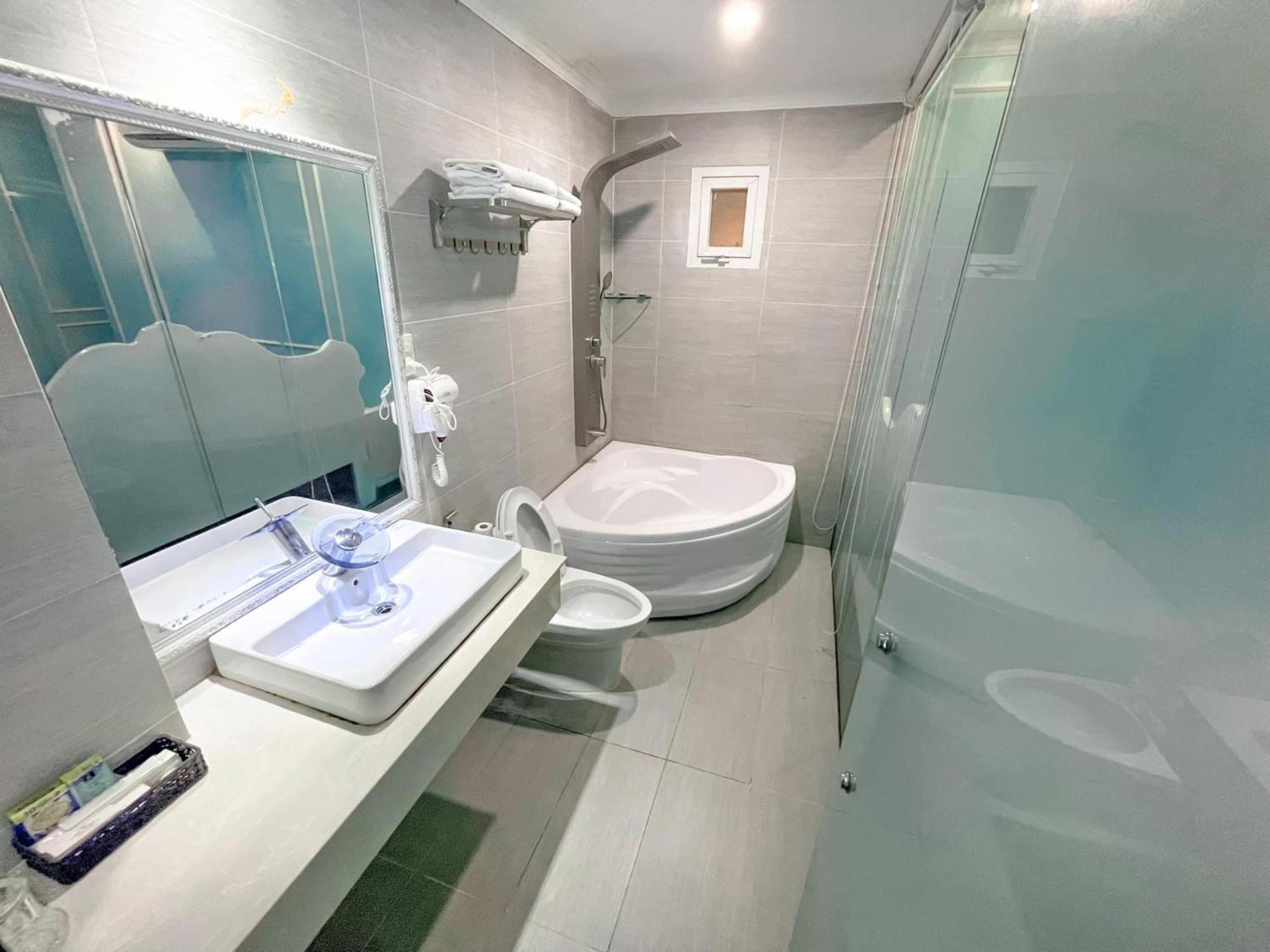 Khai Hung Hotel Binh Chanh โฮจิมินห์ซิตี้ ภายนอก รูปภาพ