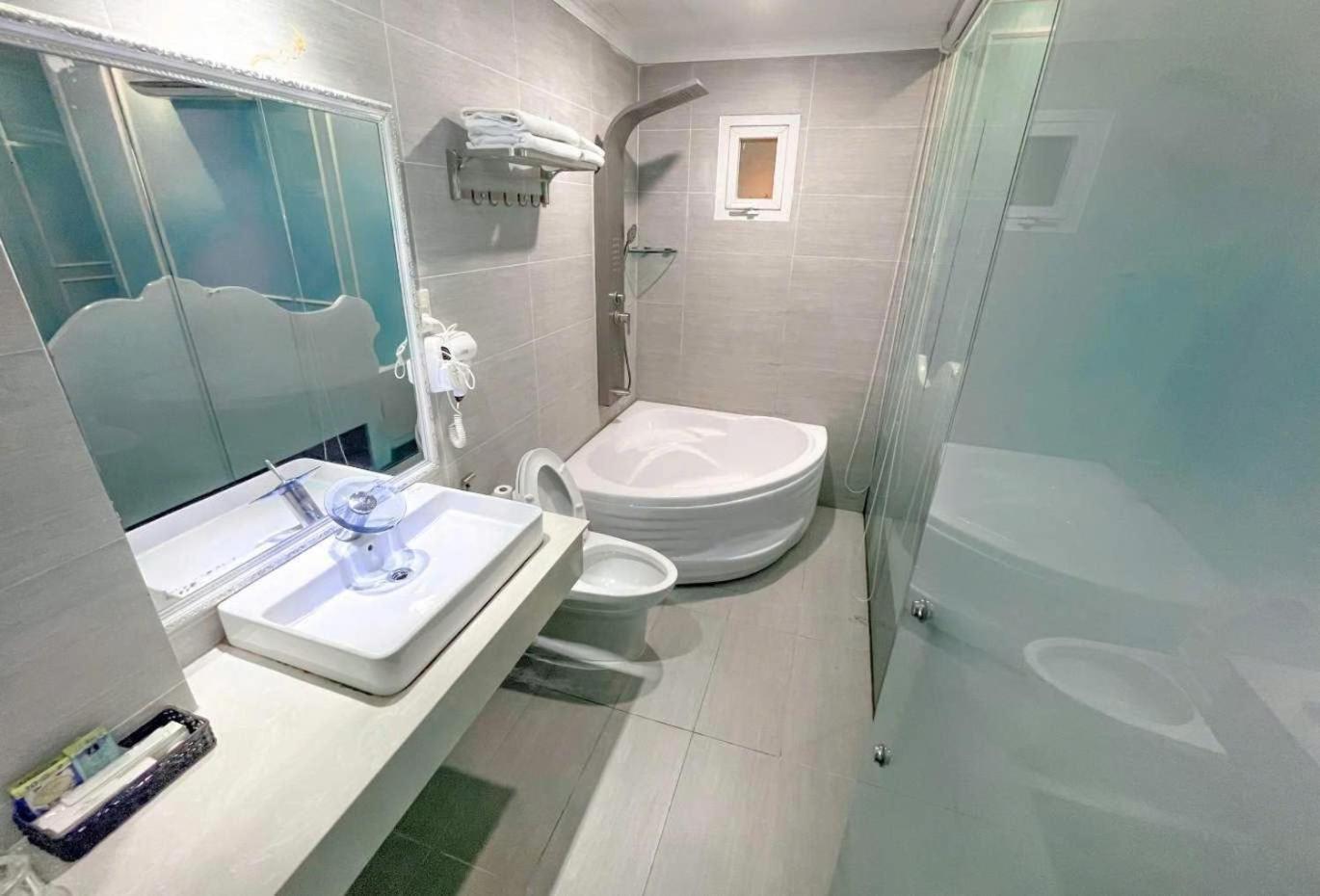 Khai Hung Hotel Binh Chanh โฮจิมินห์ซิตี้ ภายนอก รูปภาพ