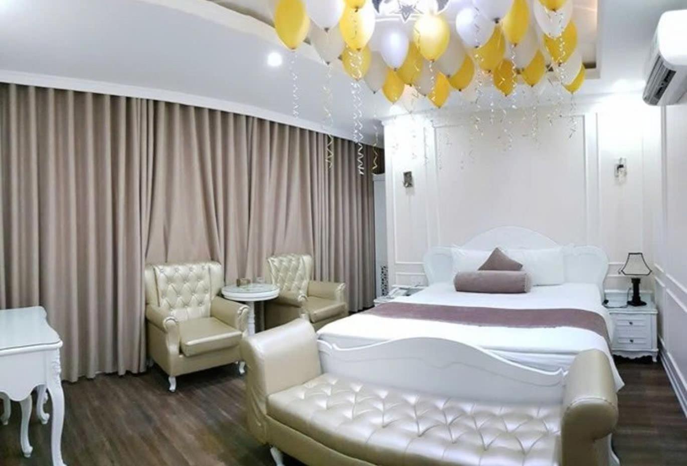 Khai Hung Hotel Binh Chanh โฮจิมินห์ซิตี้ ภายนอก รูปภาพ